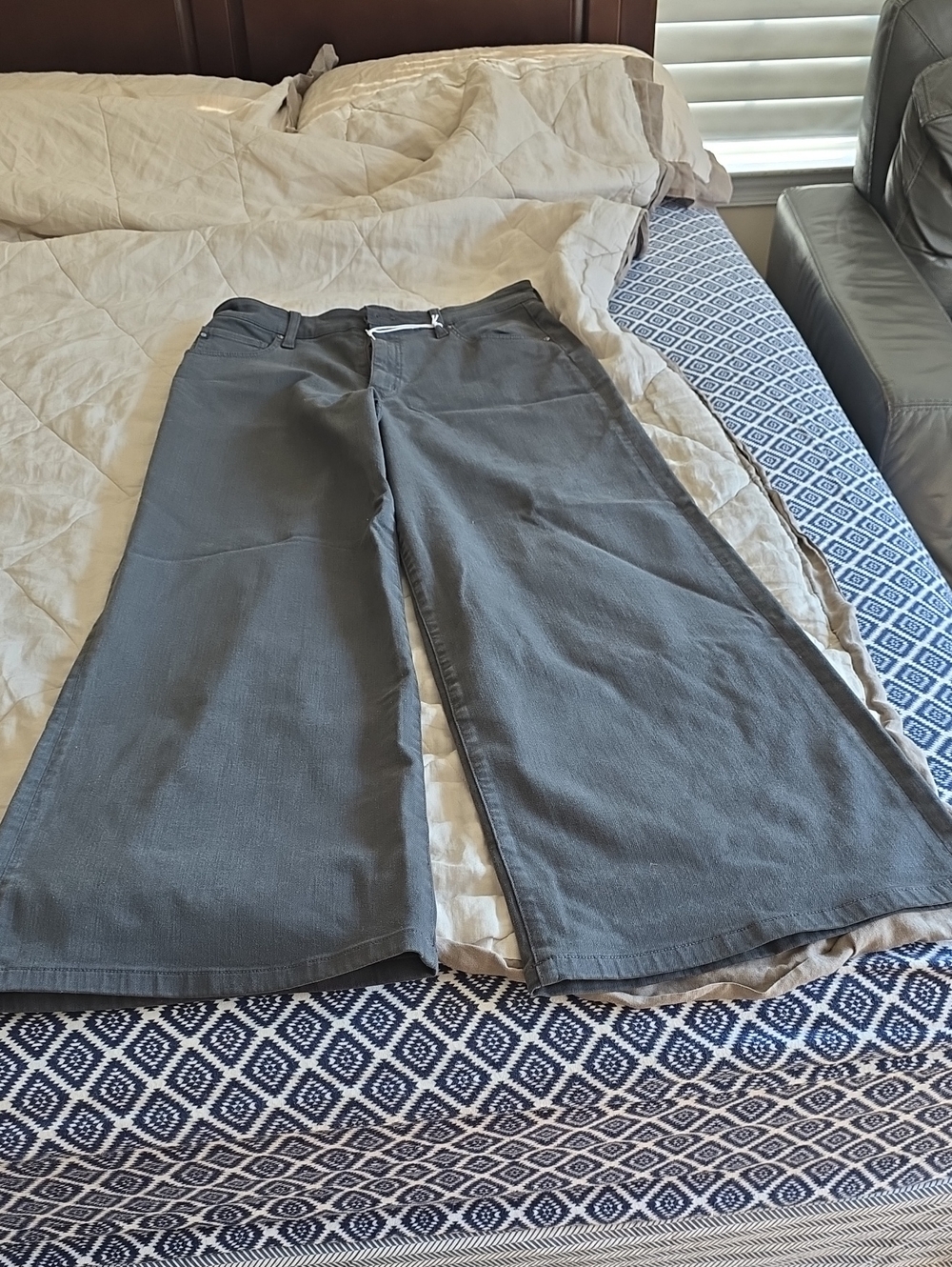 AG Adriano Goldschmied Wide Leg Pants in Slate Gray